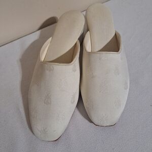 Olivia Rose Tal Vintage Elegant Cream Demasked Women's Slip-On Shoes Slippers